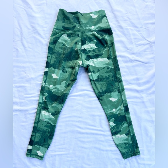 Fabletics Define PowerHold High-Waisted 7/8 Legging Camo Green Size XS - Picture 3 of 6